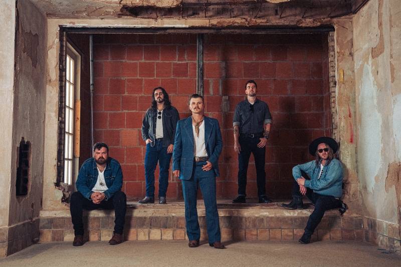 KOLTON MOORE & THE CLEVER FEW - A Place That I Call Home Tour