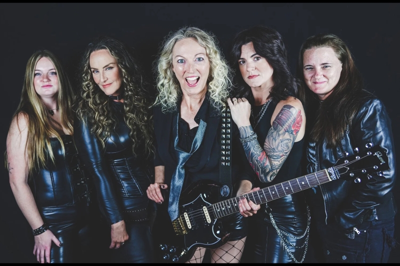 SHOOT TO THRILL - Girls Rockin' AC/DC